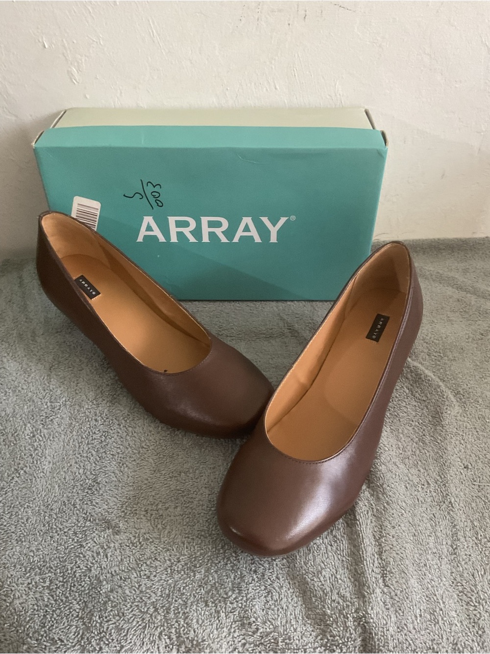 ARRAY Women's Brown Slip-On Rounded Toe Flats
